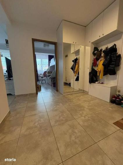 Apartament cu 3 camere decomandat în Fundeni