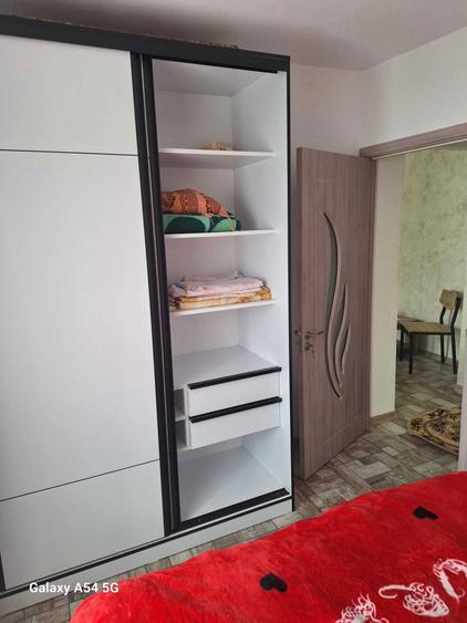 Apartament cu 2 camere semidecomandat în Carrefour
