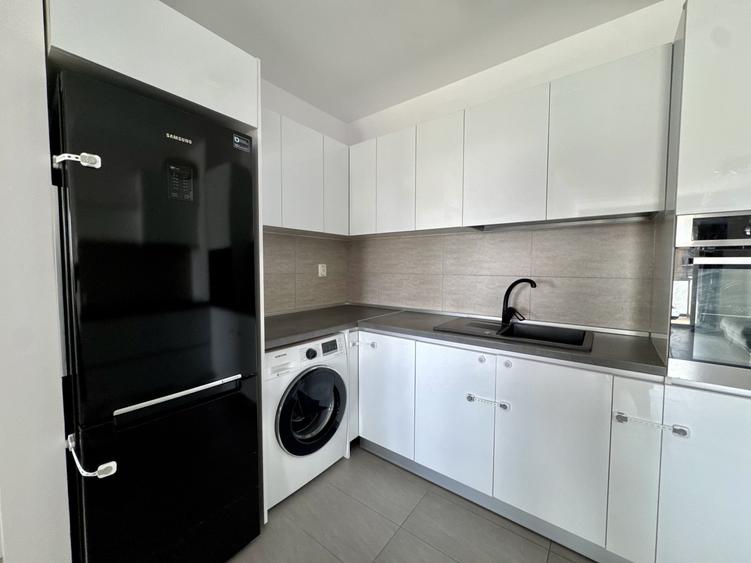 Apartament cu 2 camere semidecomandat, mobilat în Bună Ziua