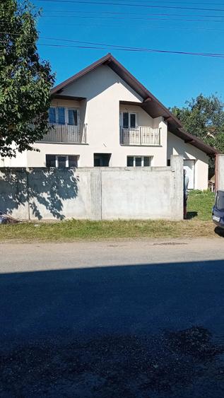Casă cu 2 camere cu Teren 1200 Mp în Exterior Vest