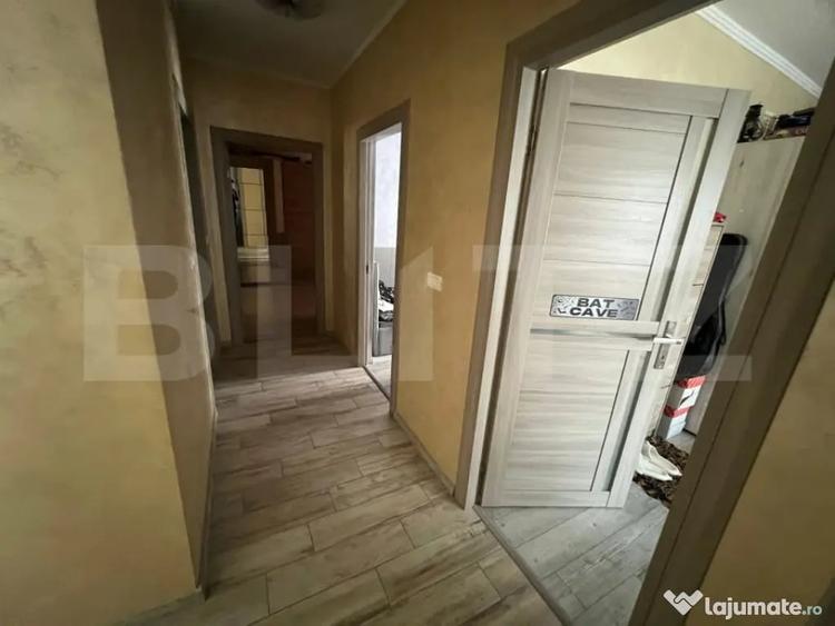 Apartament de vanzare, cu 3 camere, 92 mp, parcare, intermed - 8