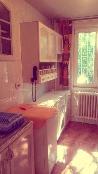 Apartament cu 3 camere semidecomandat în Valea Ialomiței