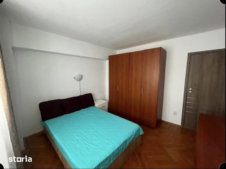 Apartament cu 3 camere semidecomandat în Dămăroaia