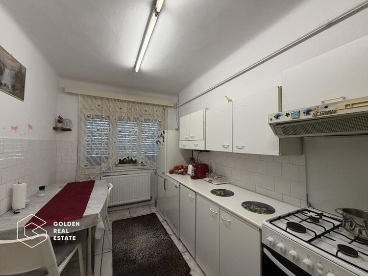 Casă individuală cu 6 camere cu Canalizare în Grădiște