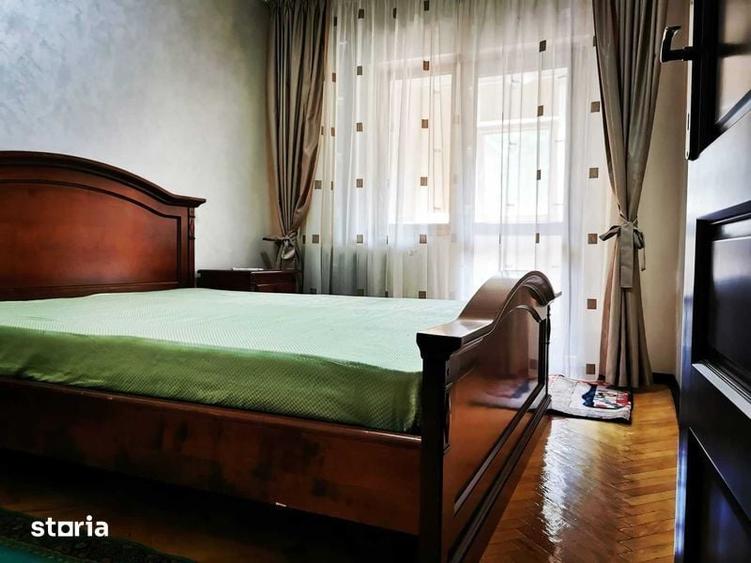 Apartament cu 4 camere decomandat în Central