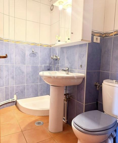 Apartament cu 4 camere decomandat, mobilat în P-ța Unirii