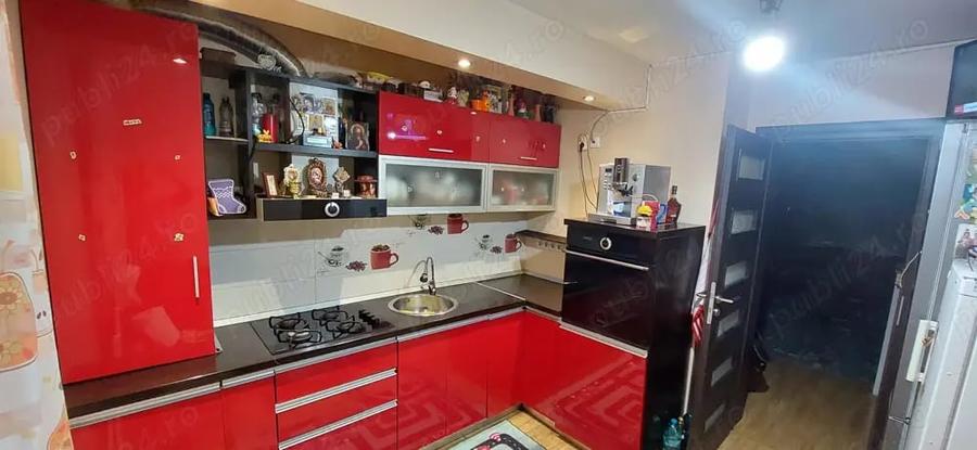 Apartament cu 3 camere decomandat în Central