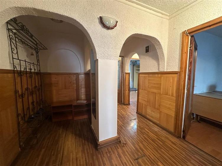 Apartament cu 3 camere decomandat, mobilat în Luncă