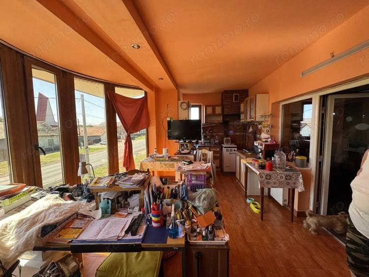 Casă cu 6 camere cu Teren 1768 Mp în Becicherecu Mic