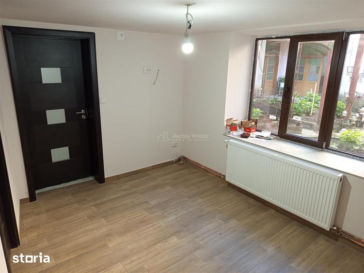 Casă cu Teren 1439 Mp în Ciclova Română