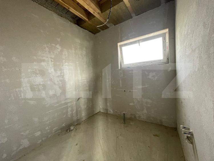 Duplex cu 4 camere cu Canalizare în Corușu