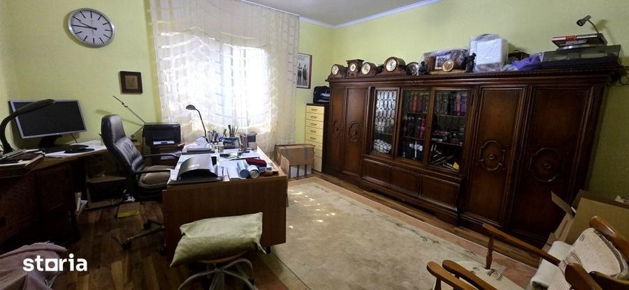 Casă cu 6 camere cu Teren 422 Mp în Sud