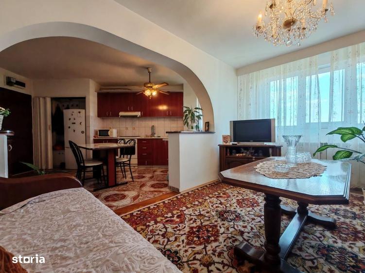 Apartament cu 3 camere decomandat în Dacia