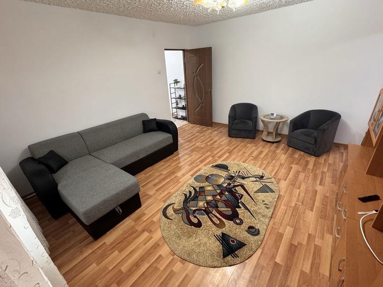 Apartament cu 2 camere semidecomandat în Nicolae Titulescu