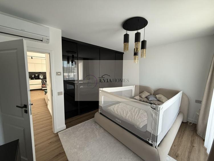 Apartament cu 3 camere semidecomandat, mobilat în Bulgaria