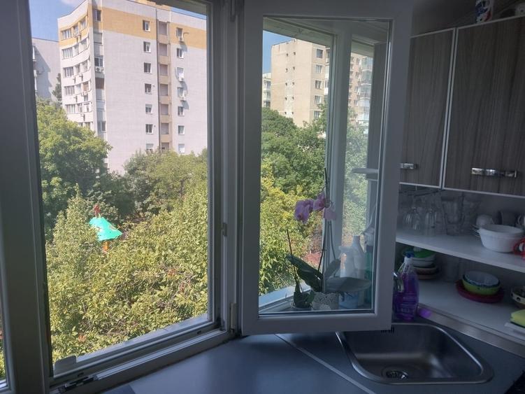 Apartament cu 3 camere în Costin Georgian