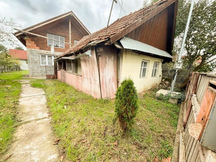 Casă individuală cu 4 camere cu Canalizare în Jucu de Sus