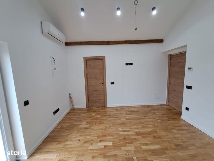 Casă cu 8 camere cu Teren 777 Mp în Șag