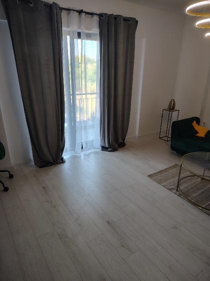 Apartament cu 3 camere decomandat, mobilat în Rahova