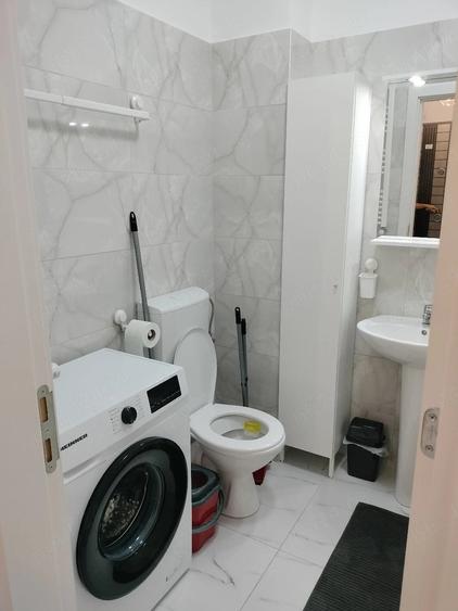 Garsonieră decomandată în Roșu