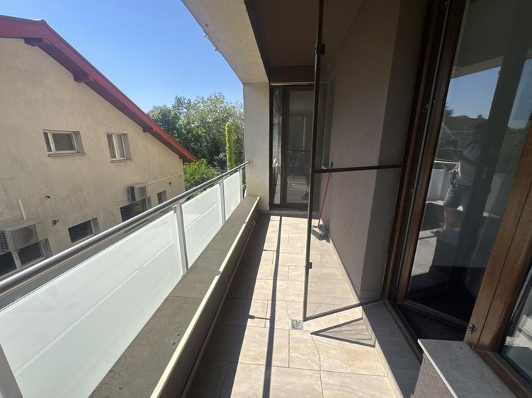 Apartament cu 2 camere decomandat, mobilat în Băneasa