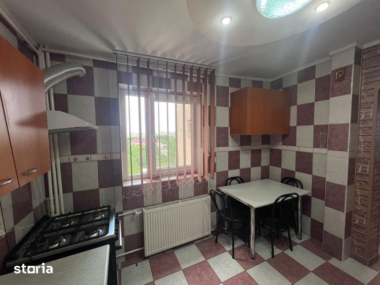 Apartament cu 3 camere decomandat în Berceni