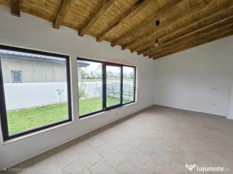 Casă cu 4 camere cu Teren 310 Mp în Vânători