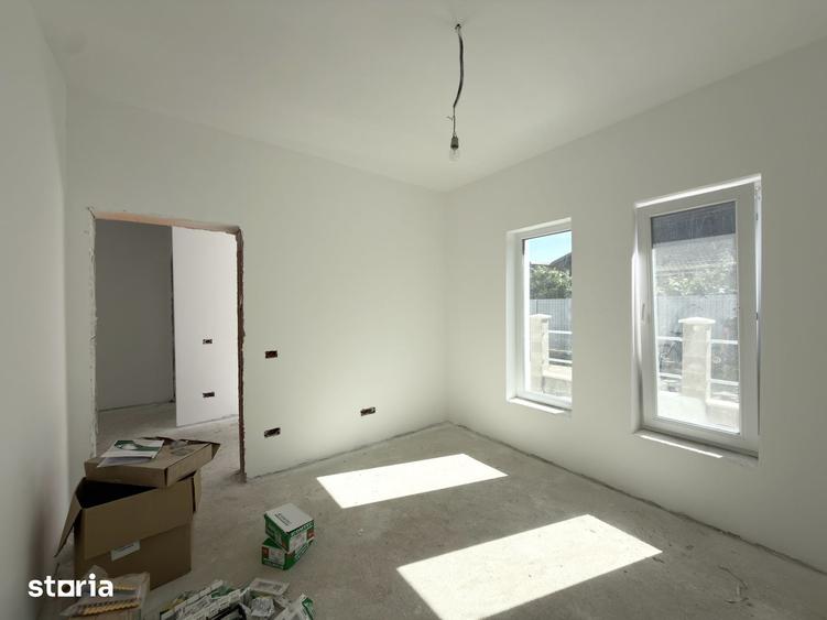 Casă cu 3 camere cu Teren 275 Mp în Sânmihaiu Român