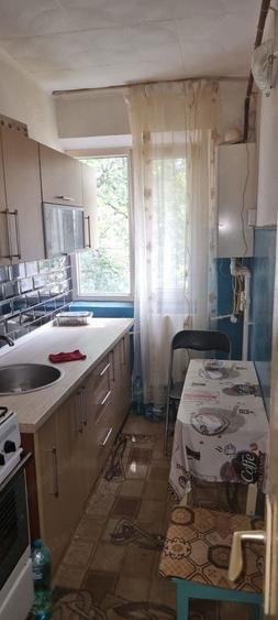 Apartament cu 3 camere semidecomandat în Exterior Vest