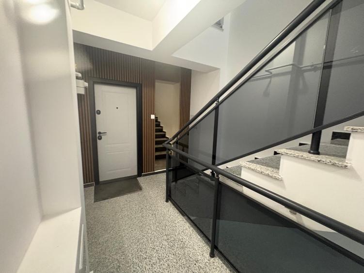 Apartament cu 3 camere decomandat în 1 Mai