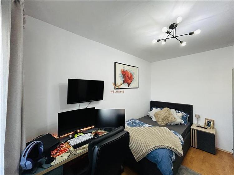 Apartament cu 4 camere decomandat în Valea Aurie