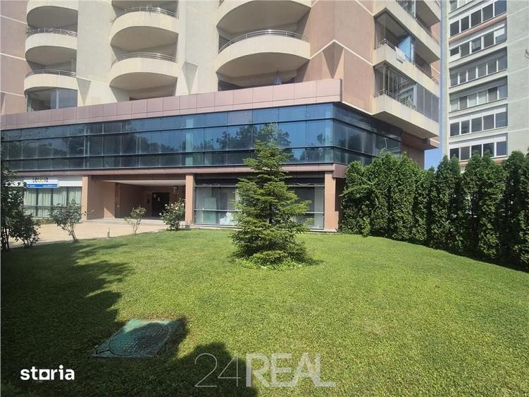 Spațiu comercial, de 900 mp, în Titan