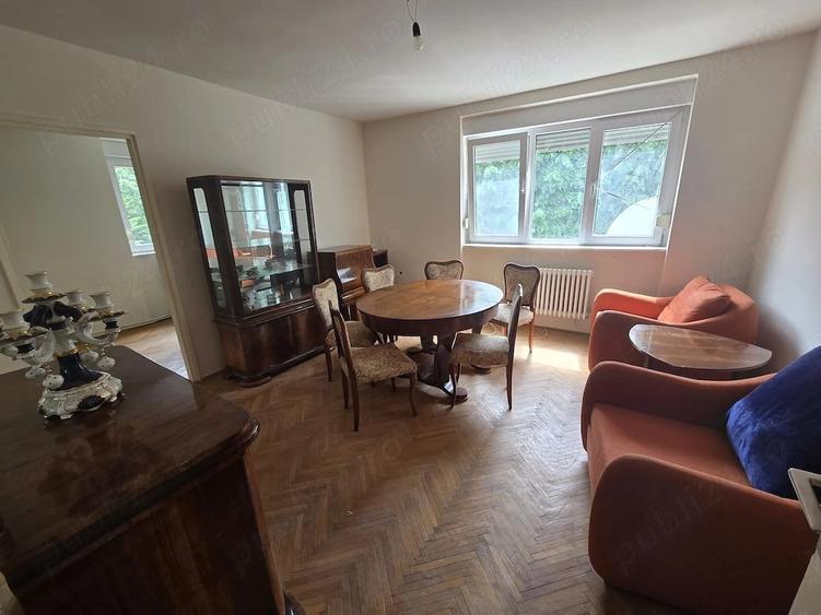 Apartament cu 4 camere semidecomandat în Moroasa 1