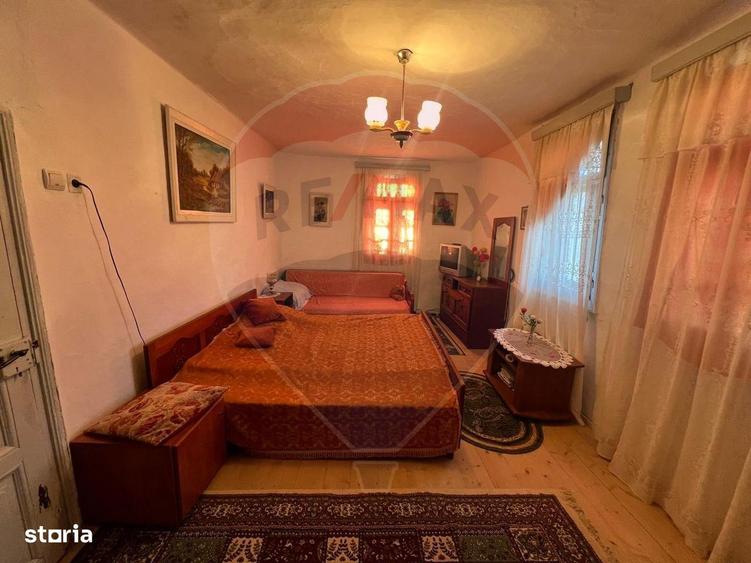 Casă cu 4 camere cu Teren 1000 Mp în Ciorăști