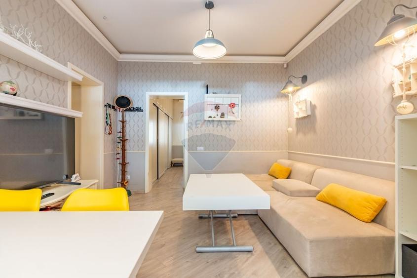 Apartament cu 4 camere semidecomandat, mobilat în Turda