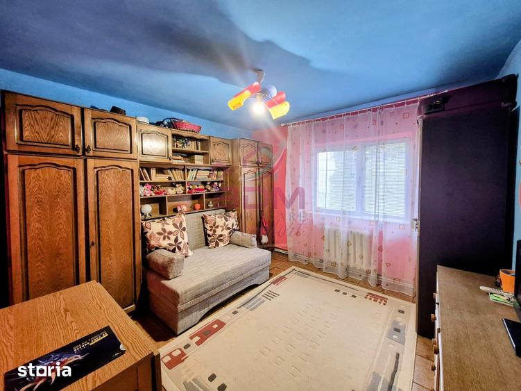 Apartament cu 4 camere decomandat în Central