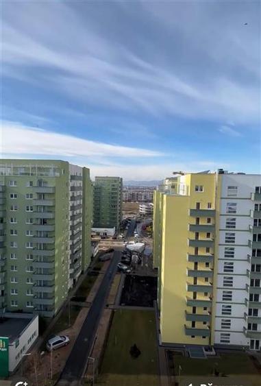 Penthouse cu 3 camere decomandat, mobilat în Tractorul