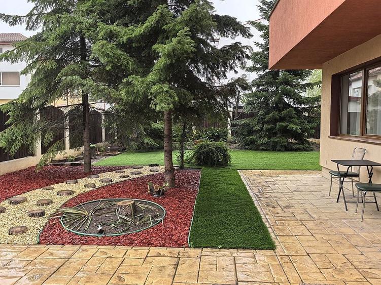 Casă individuală cu 4 camere cu Canalizare în Pipera