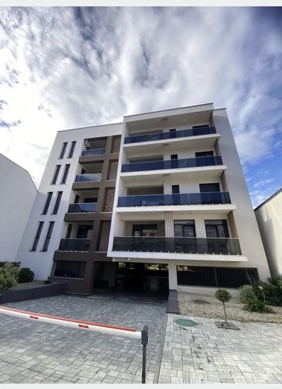 Apartament cu 3 camere decomandat în Cantemir