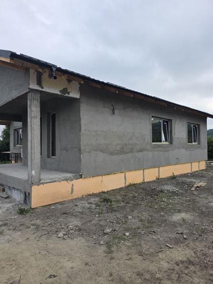 Casă cu 4 camere în Lunca