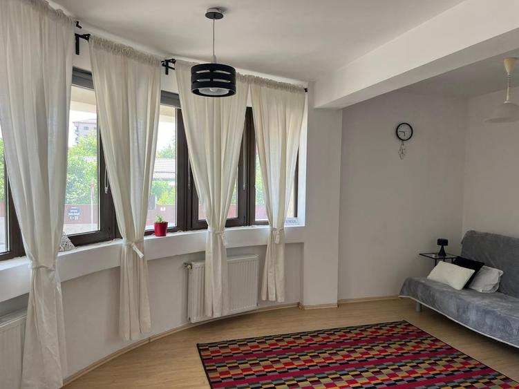 Garsonieră decomandată în Păcii