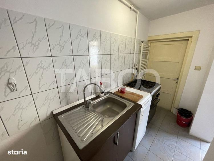 Apartament cu 3 camere decomandat, mobilat în Sub Arini