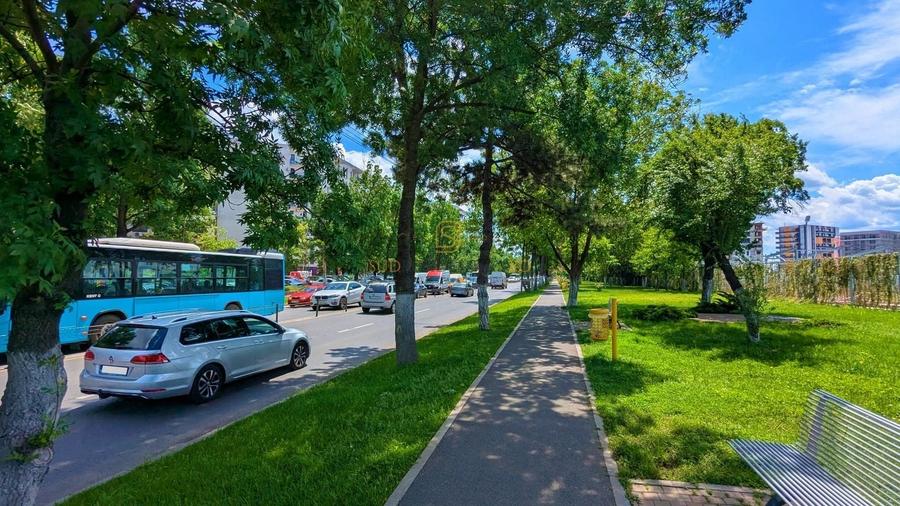 Teren Construcții intravilan de 3000 mp, în Apărătorii Patriei