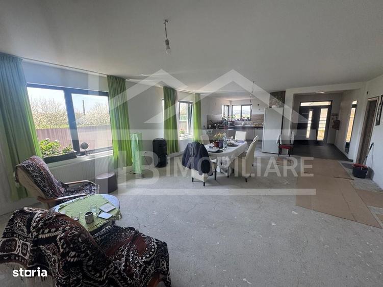 Casă cu 4 camere în Dumbrăvioara