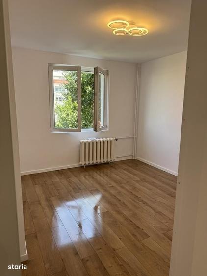 Apartament cu 3 camere decomandat în Ștefan cel Mare