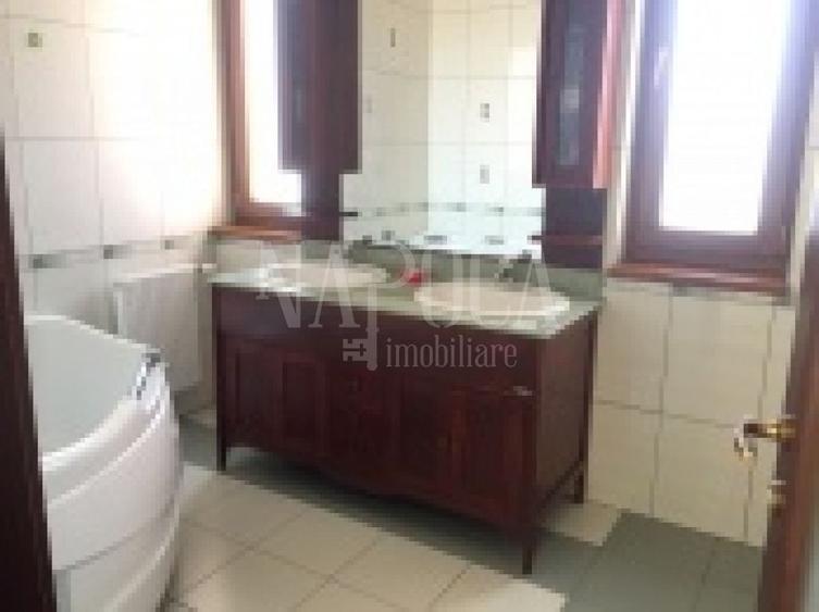 Casă individuală cu 7 camere cu Canalizare în Făget