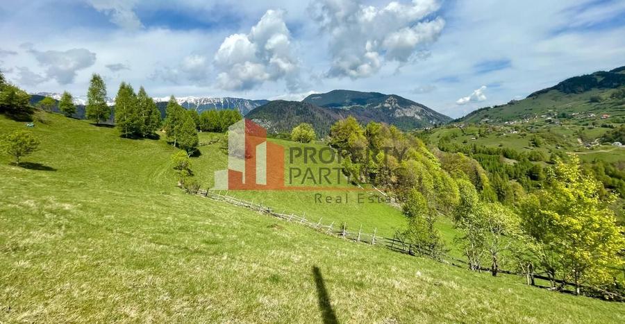 Teren Construcții intravilan de 4400 mp, în Moieciu