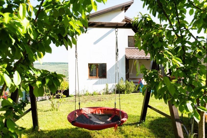 Casă individuală cu 5 camere cu Canalizare în Florești