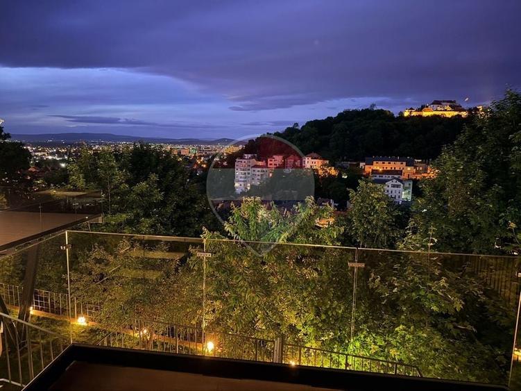 Casă individuală cu 5 camere cu Teren 1050 Mp în Centrul Istoric