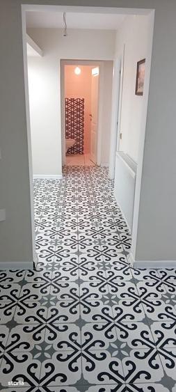 Apartament cu 3 camere decomandat în Girocului